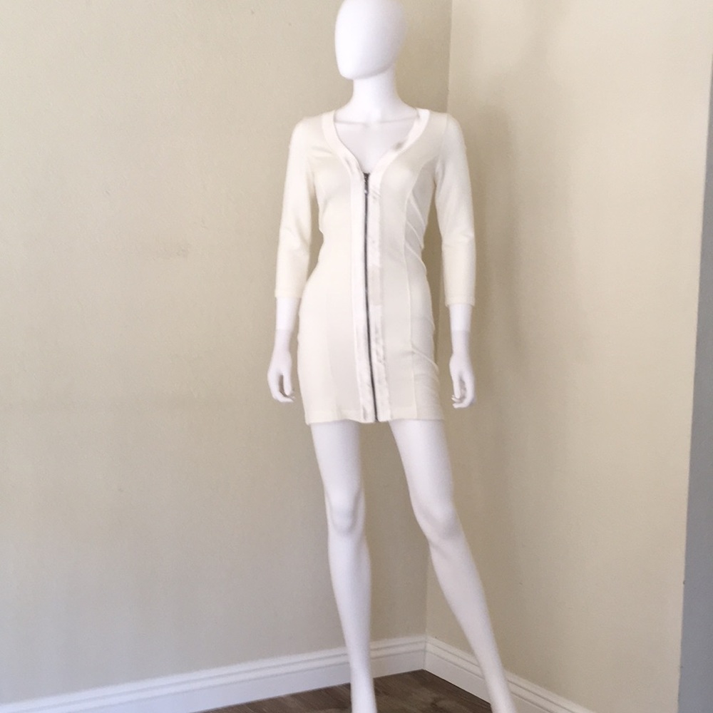 Bebe Dress - Picture 5 of 6